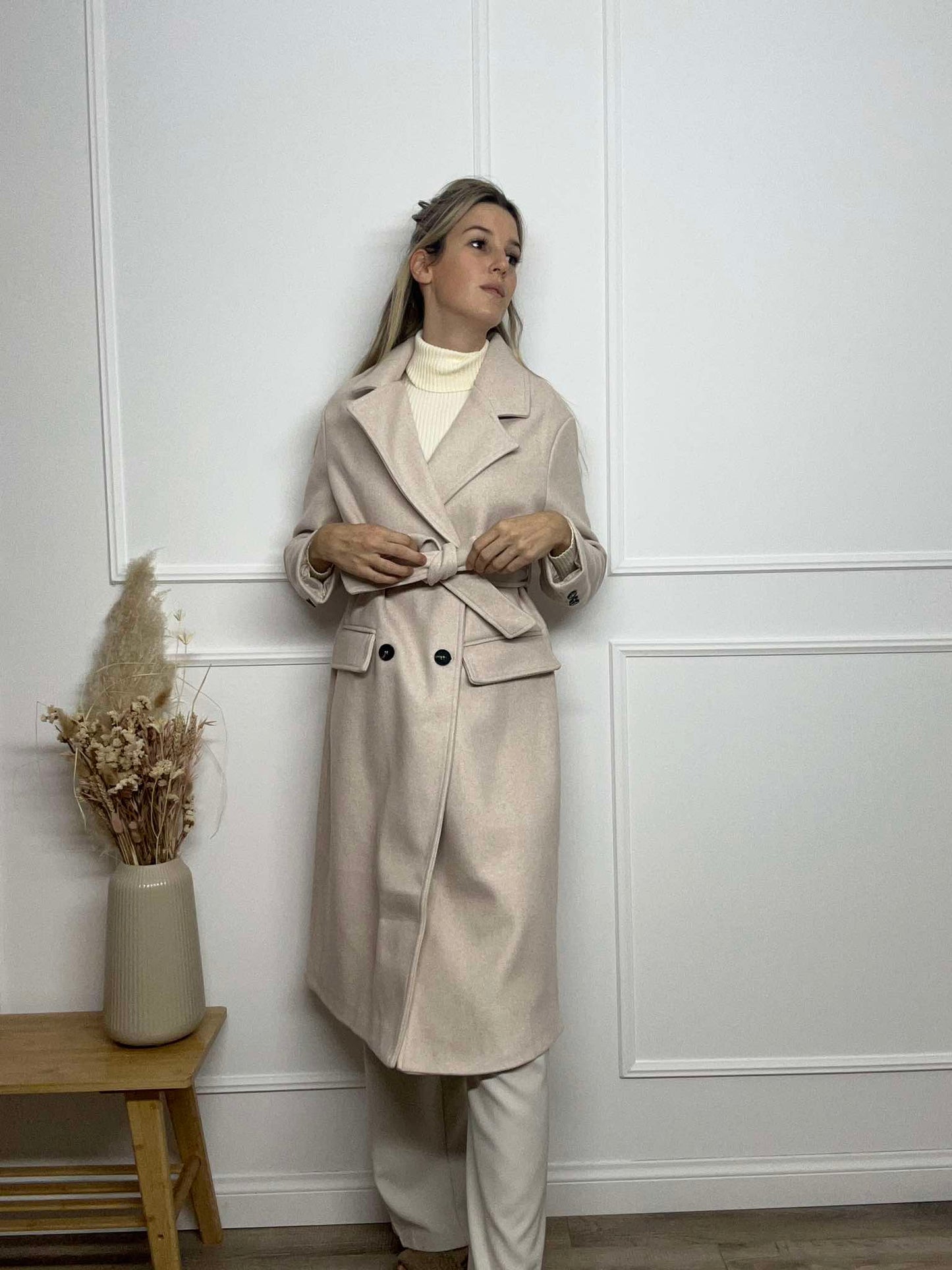 Mantel Claudia