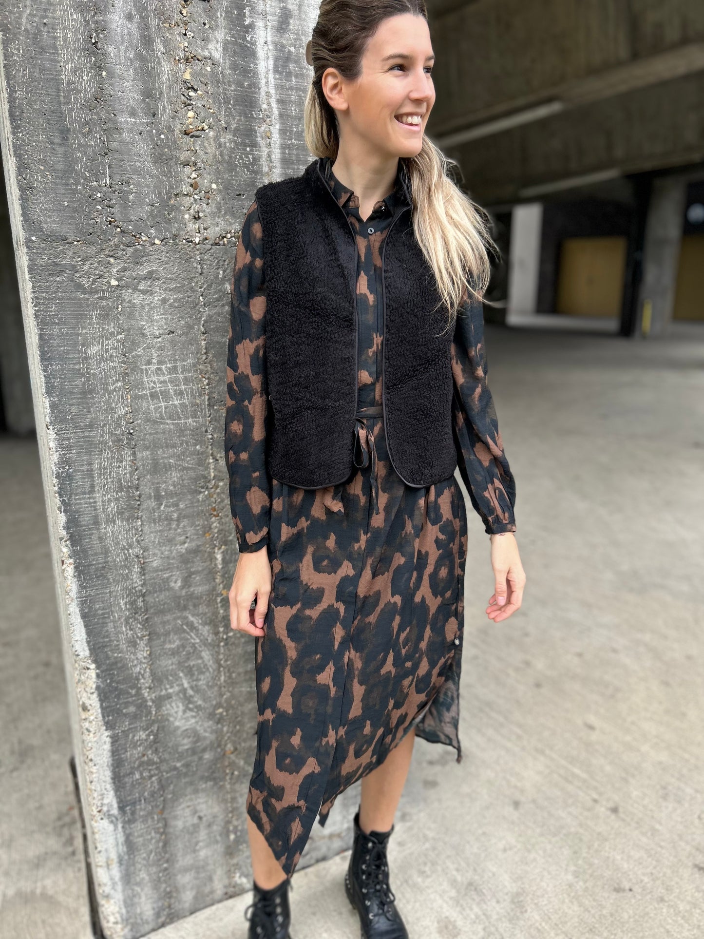 Ivy Beau teddy vest Shery black