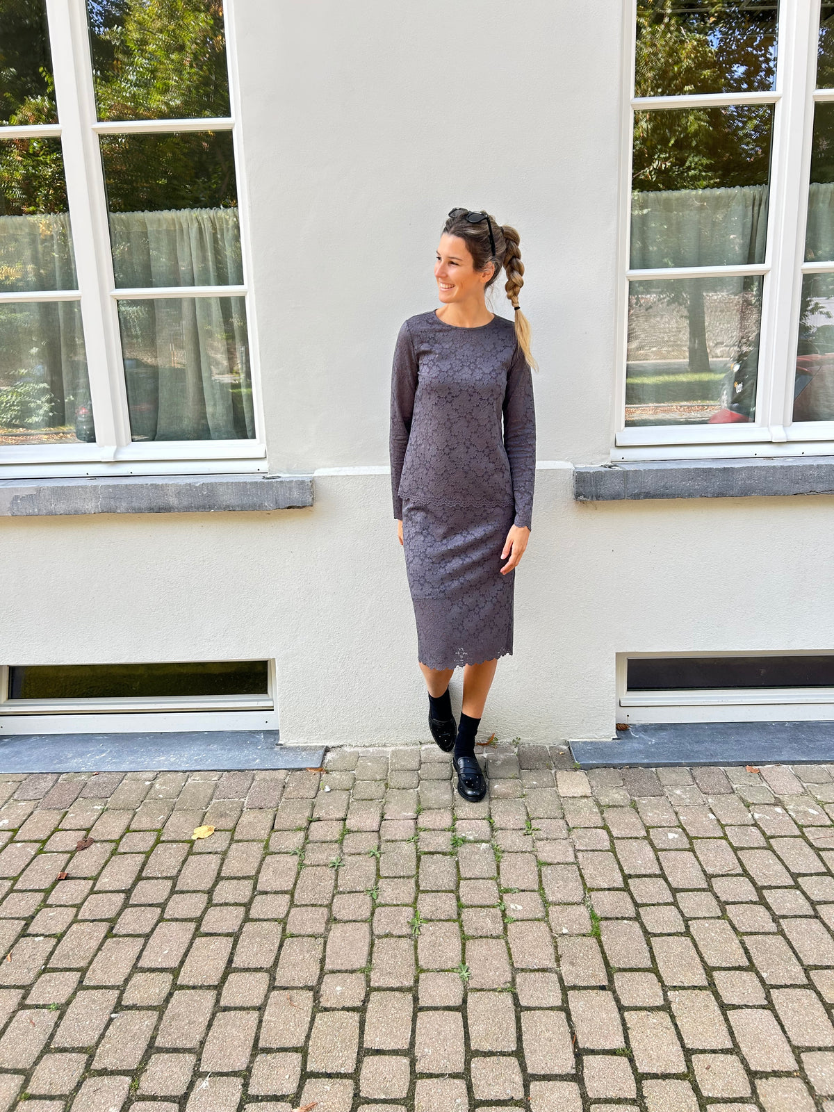 Yest rok Uvania warm grey