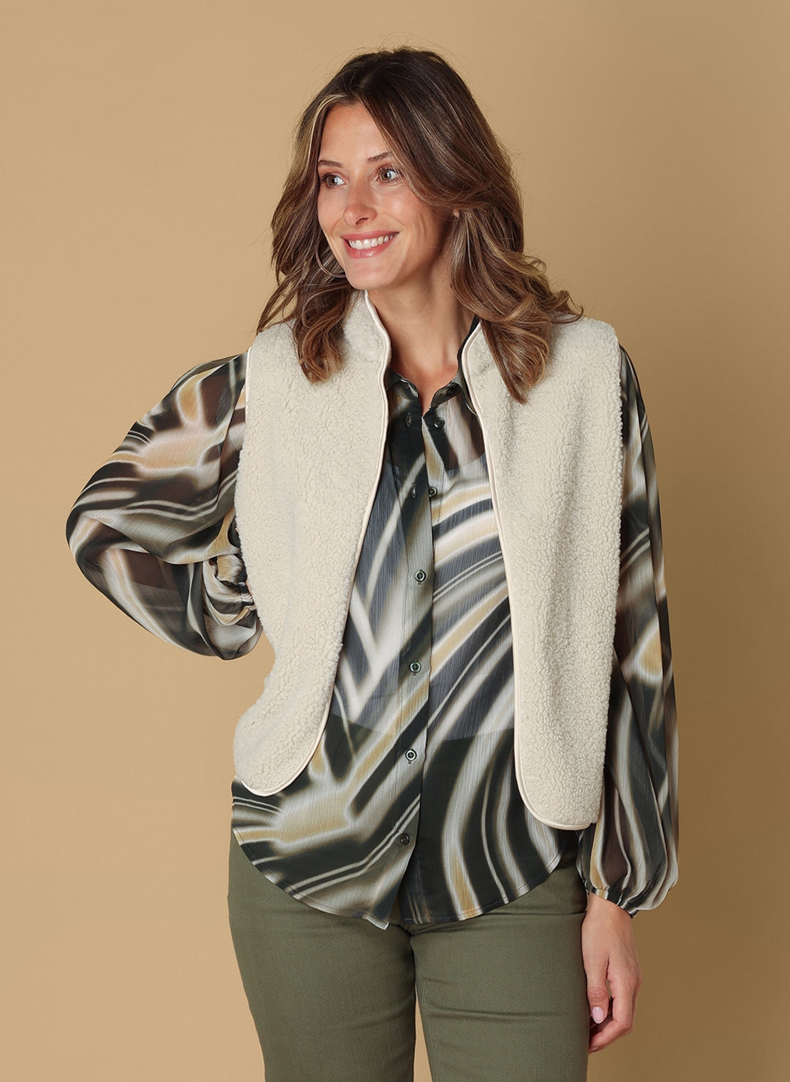 Ivy Beau teddy vest Shery off white
