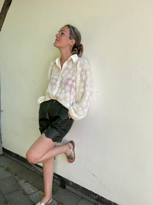 Short Laure